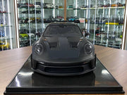 1:8 Scale Resin Sports Car – Matt Black/Gold Rim Limited Edition🖤💫