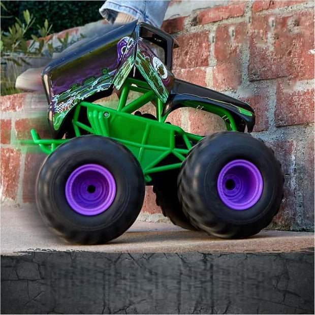 1:15 Scale Monster Truck – Grave Digger Remote Control Toy with Crash