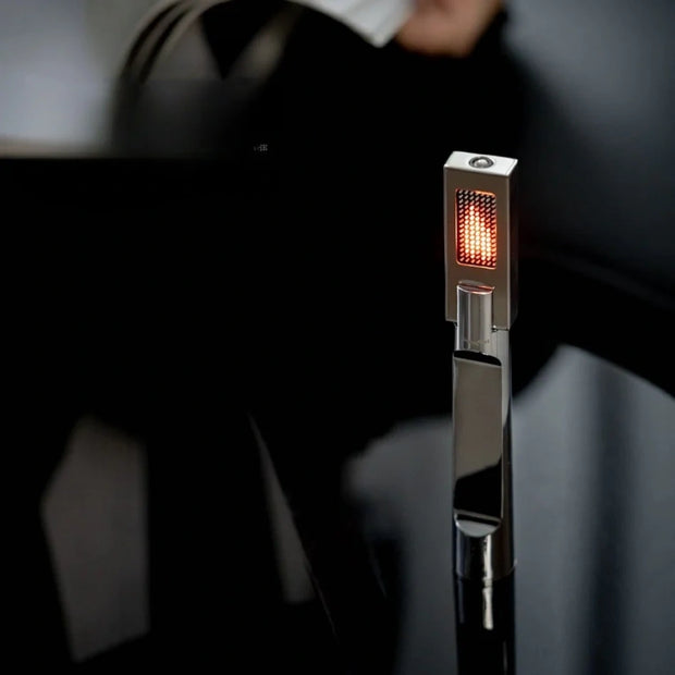 Touch-activated Magnetic Candle Lamp – Electronic Flame Lamp with Blow-Out Function